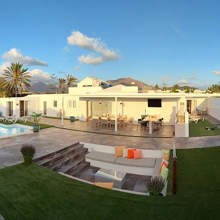 The * 플라야블랑카